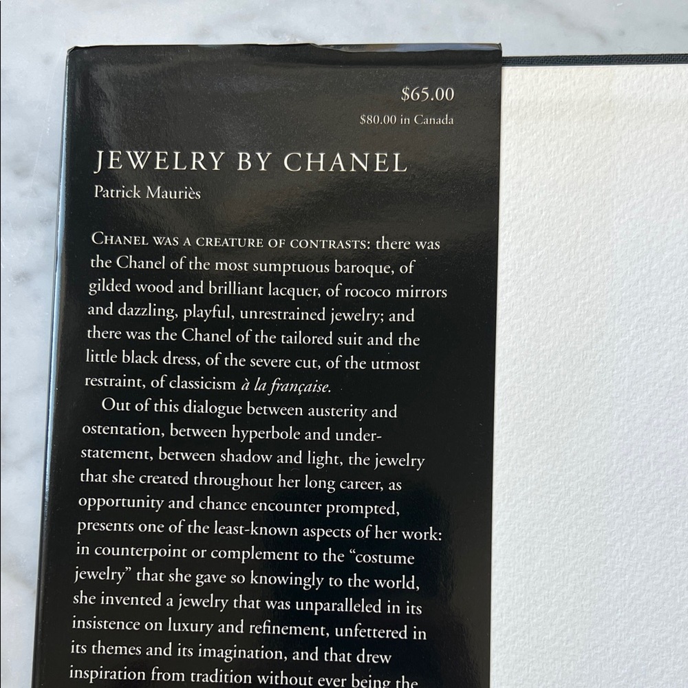 CHANEL Jewelry Book with Silver Star Design - Picture 2 of 10
